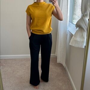 Mustard Yellow Sleeveless Knit Top. XS/S
